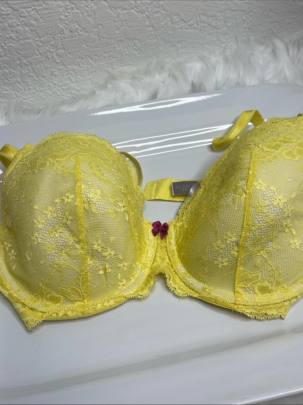 Victorias Secret Lace Underwire Bra - Yellow
